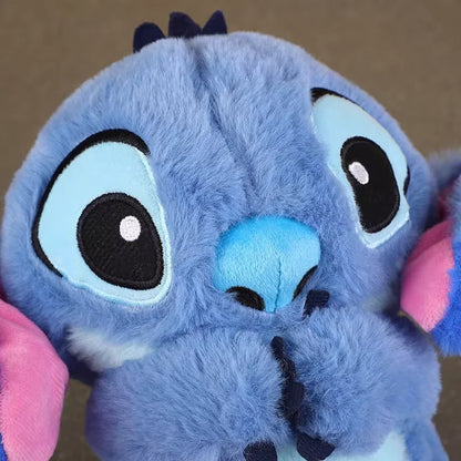 Este Stitch incluye un espejo de regalo.